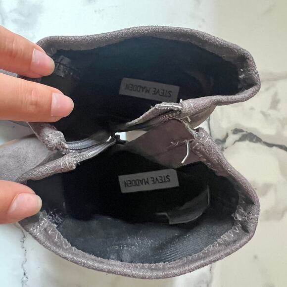 Steve Madden Gray Suede Touchdown Booties Size 6 - Picture 10 of 10